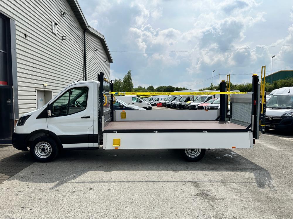 Ford Transit Photo 08c95721-c798-4861-95f1-727caae4f779.jpg