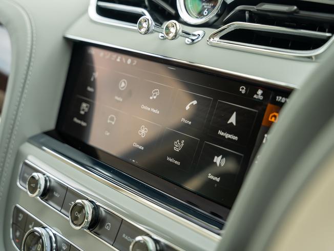 BENTLEY Bentayga Photo 10