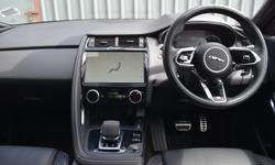 Jaguar E-PACE Photo 10
