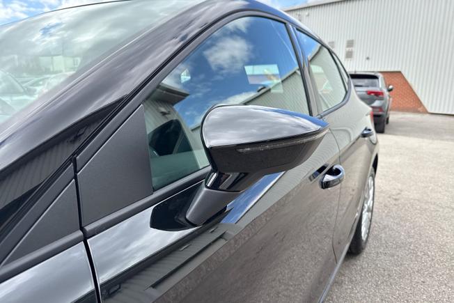 SEAT Ibiza Photo 27