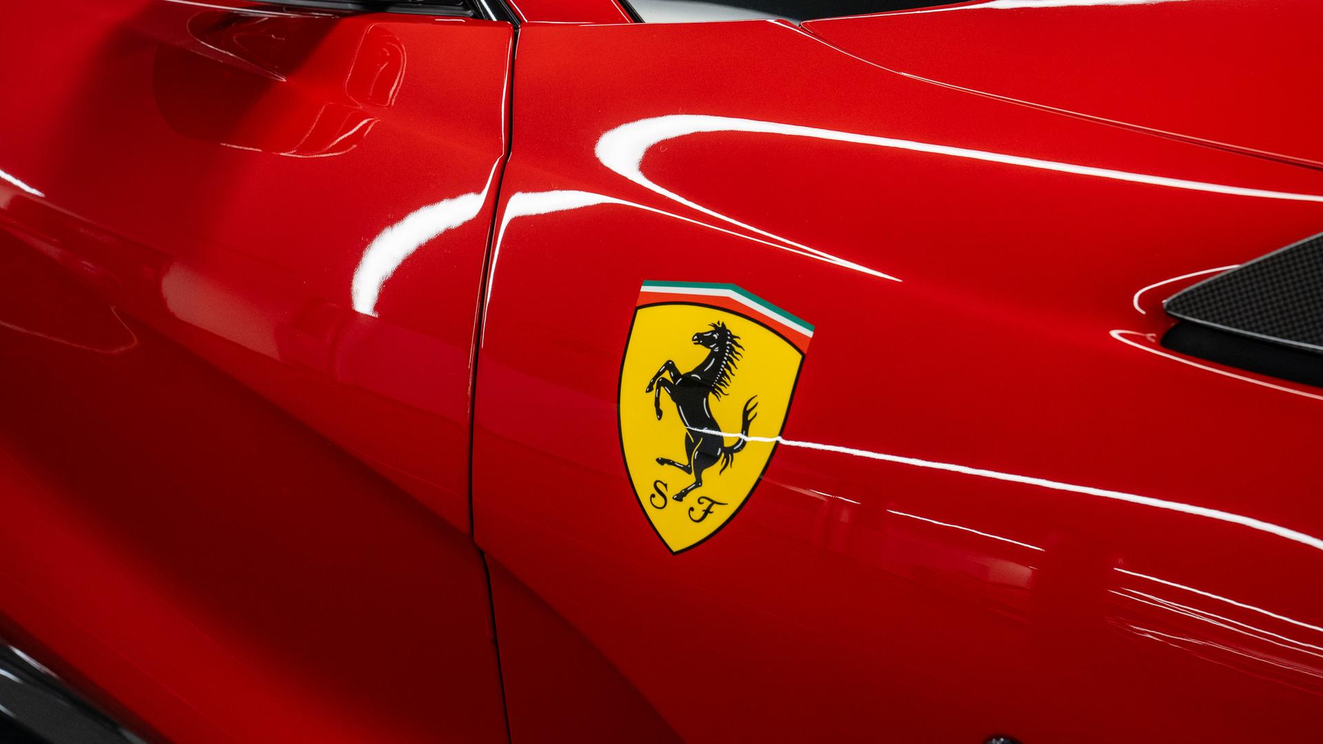 Ferrari 812 Photo 08d90bcf-c3c6-4e4a-aac4-ea1138ccfc90.jpg