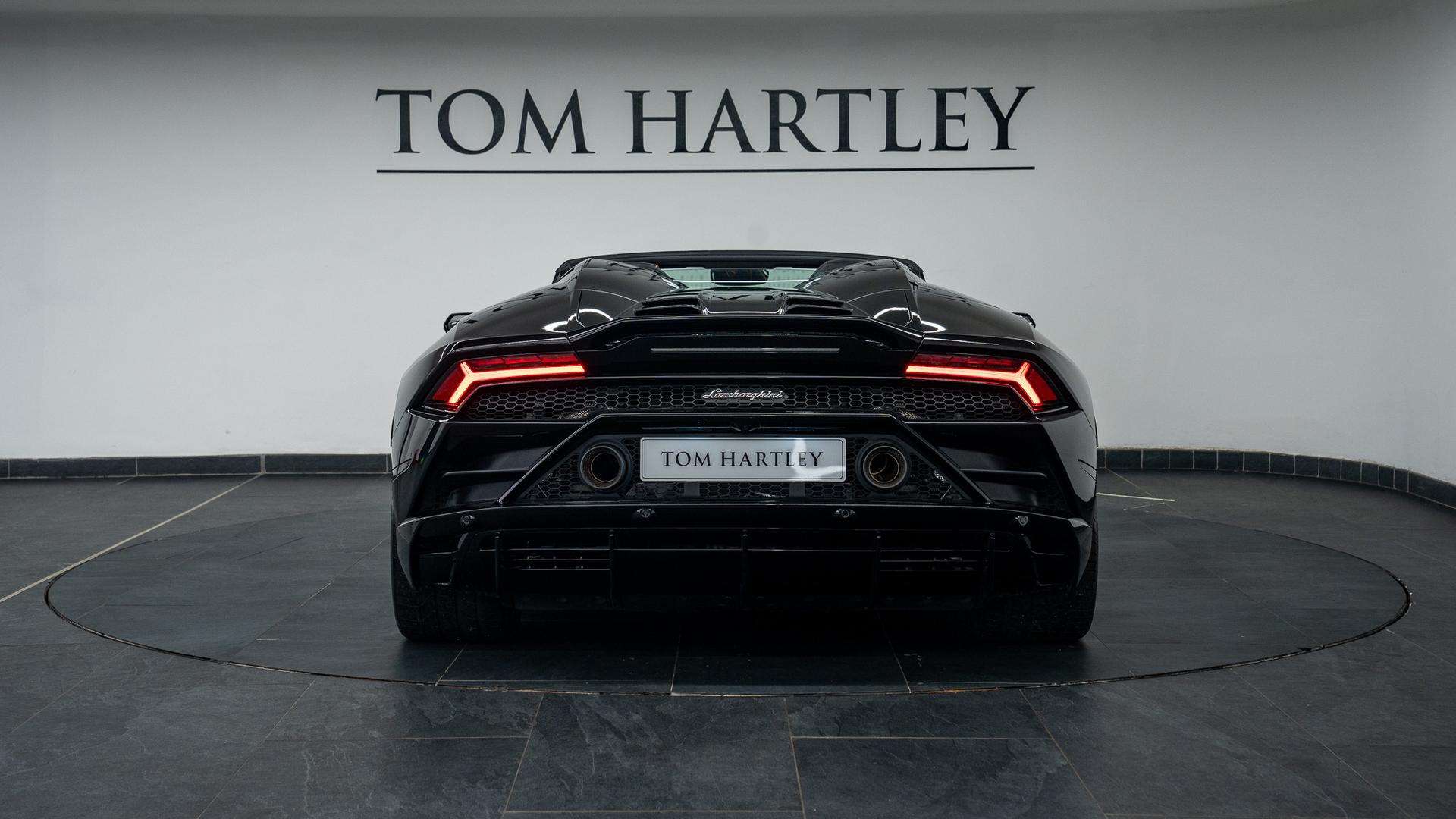 LAMBORGHINI Huracan Photo 08e206b8-c22d-46e5-bb8d-20fd348e7345.jpg