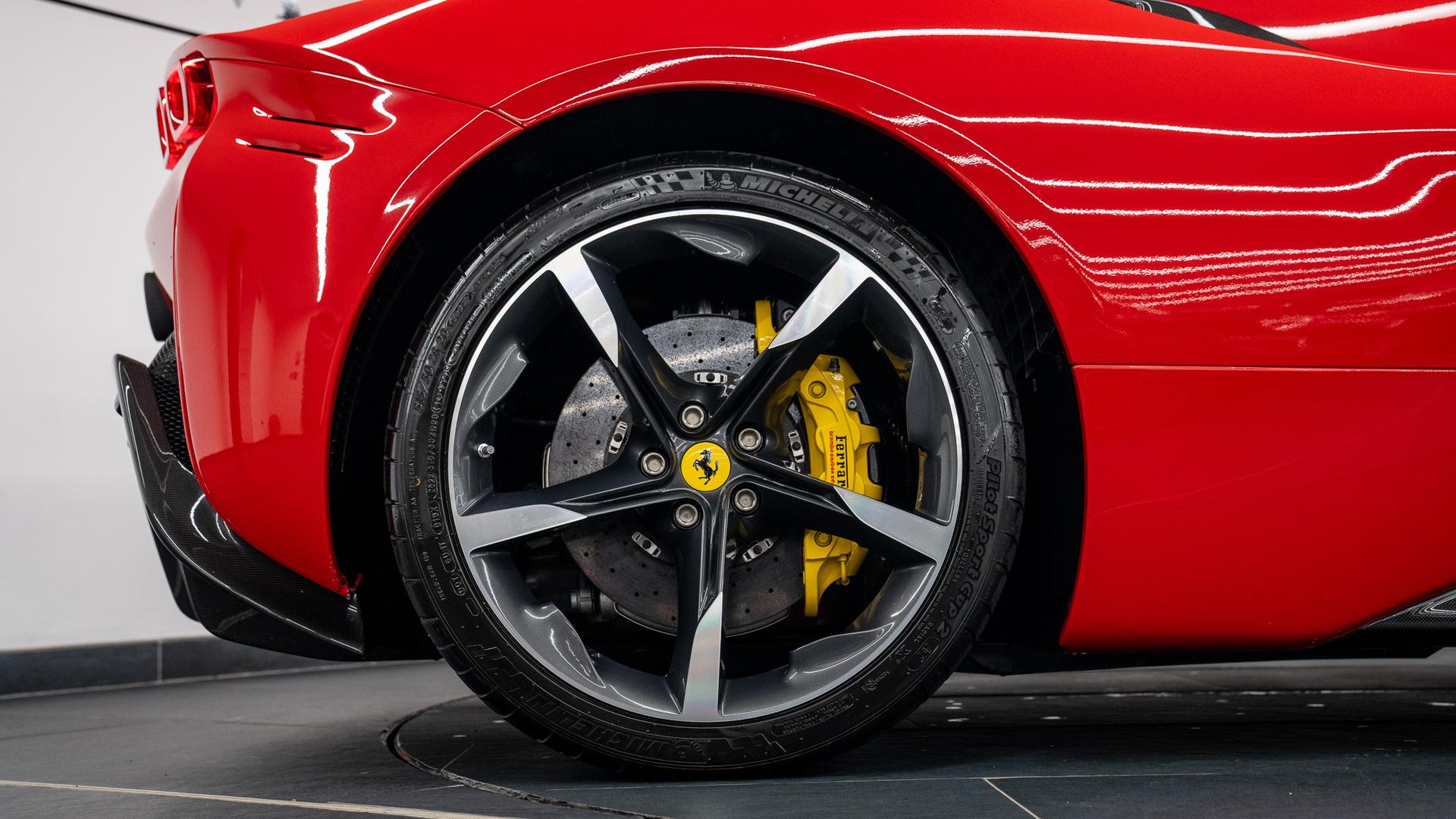 Ferrari SF90 Photo 08e5df94-b645-4c4d-88fa-8e1e6adcf825.jpg