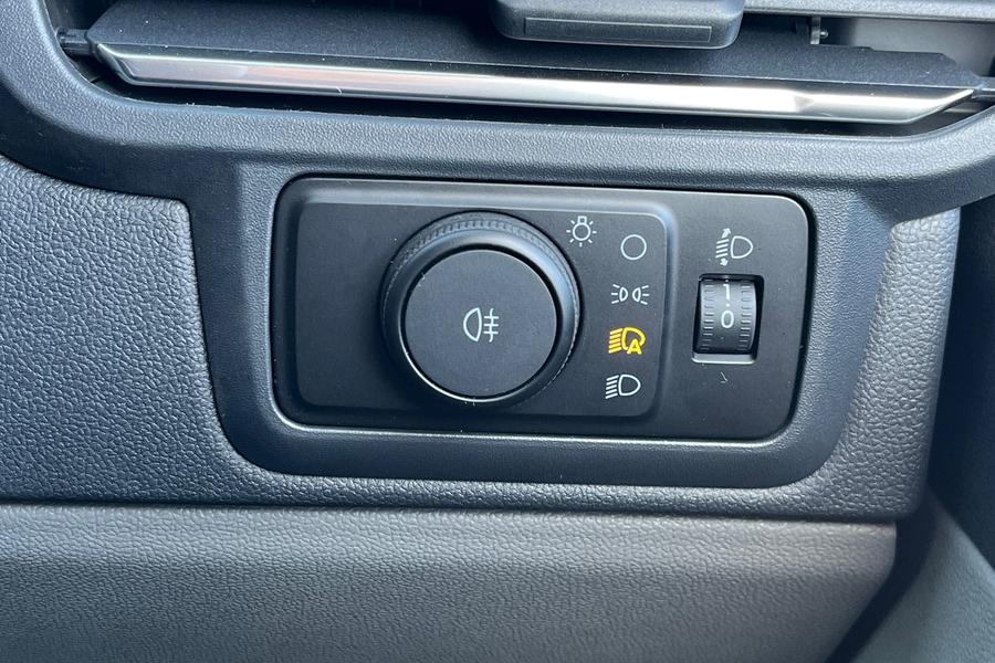 Ford TRANSIT CUSTOM Photo 090f2957-330e-418b-9f6b-2c64cf7fbb6e.jpg