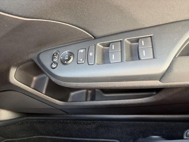 Honda Civic Photo 0913d715-9f7a-46d4-8551-4b763e53cc86.jpg