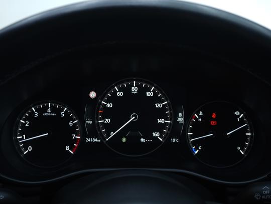 Mazda 3 Photo 09168e98-6b0a-4a7d-bb9a-810be17bbf71.jpg