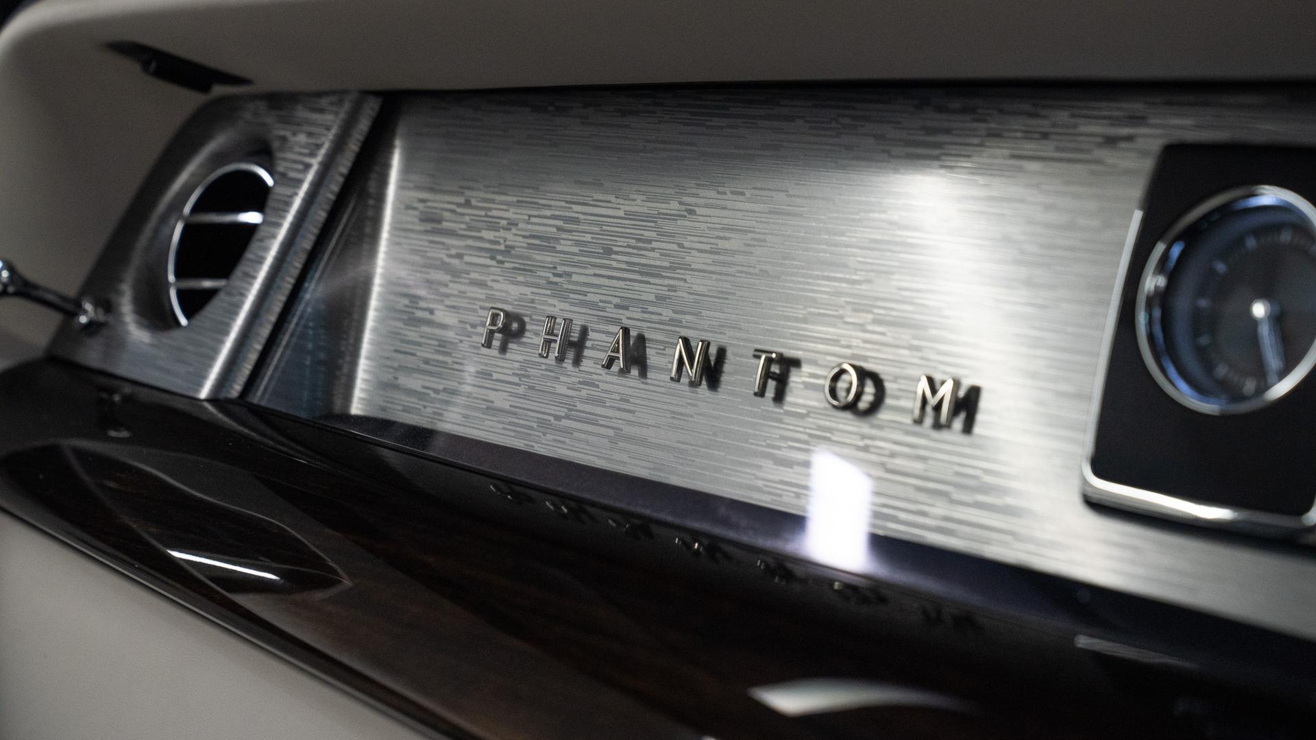 Rolls-Royce Phantom Photo 092a4eb3-4db8-42c4-acea-a57239fe2d8d.jpg