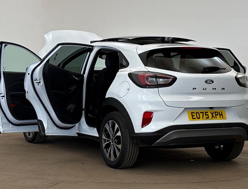 Ford Puma Photo 093155a9-f6f9-4841-939d-be583d25bd48.jpg