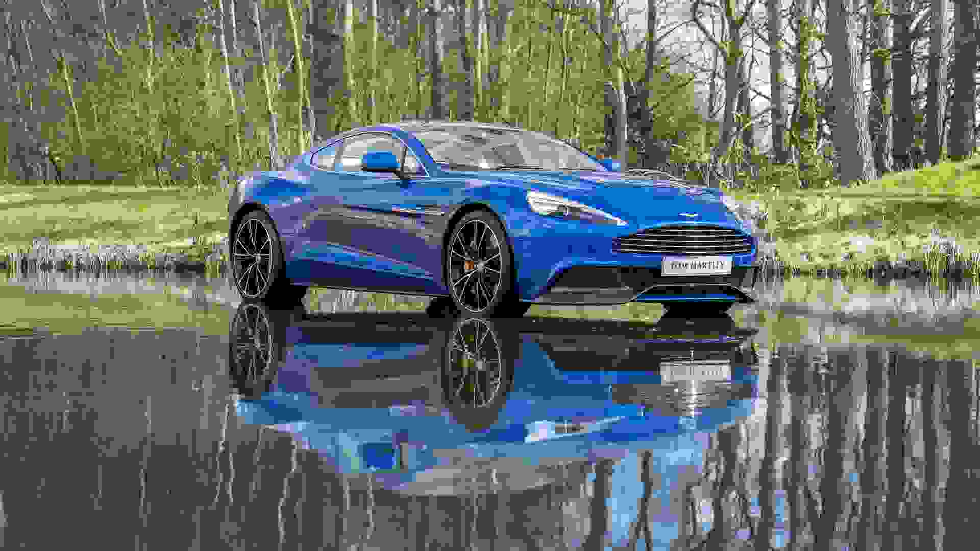Aston Martin VANQUISH Photo 094727f8-51b5-413f-afdf-d62a2e66a021.jpg