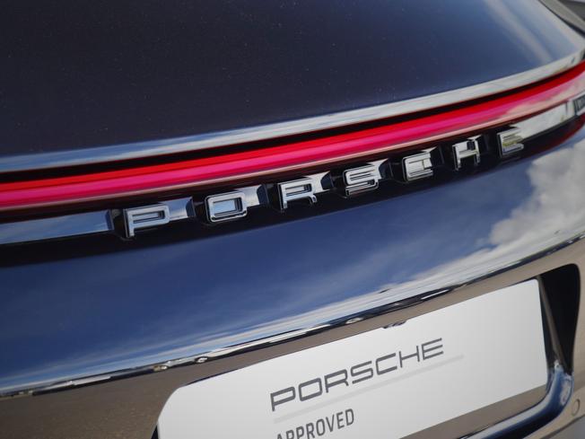 PORSCHE 911 Photo 12