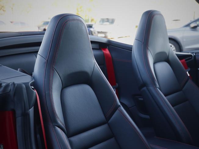 PORSCHE 911 Photo 21