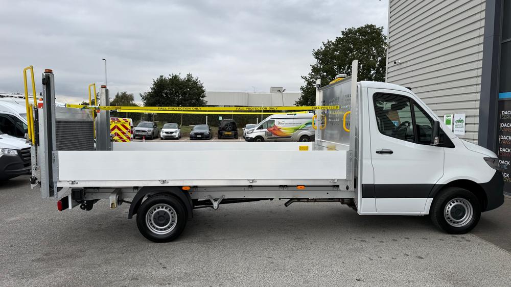 Mercedes-Benz Sprinter Photo 096697c4-60ef-45da-a3ac-bc7d41043723.jpeg