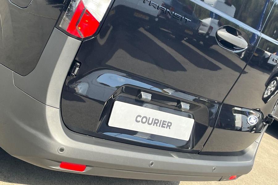 Ford TRANSIT COURIER Photo 09679506-475a-46c4-8cf6-7e152fe408ef.jpg