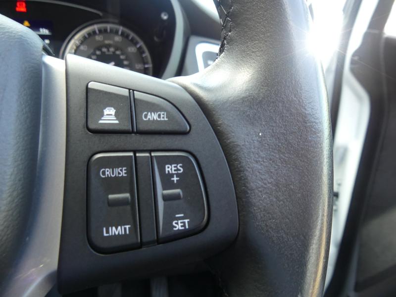 Suzuki S-Cross Photo 09709d33-3838-4dc7-a5b4-d7fad6329bd5.jpg