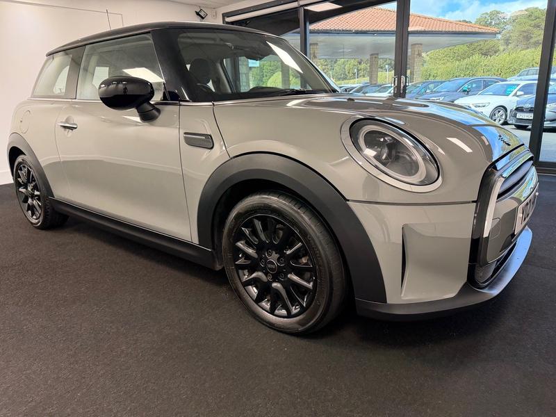 MINI Hatch Photo 097d92a4-e7c6-4d9a-9b66-dd1ec2ad040d.jpg