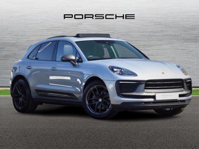 2022 PORSCHE Macan 2.0T T SUV 5dr Petrol PDK 4WD Euro 6 (s/s) (265 ps) at JCT600