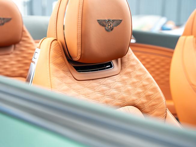 BENTLEY Continental GTC Photo 25