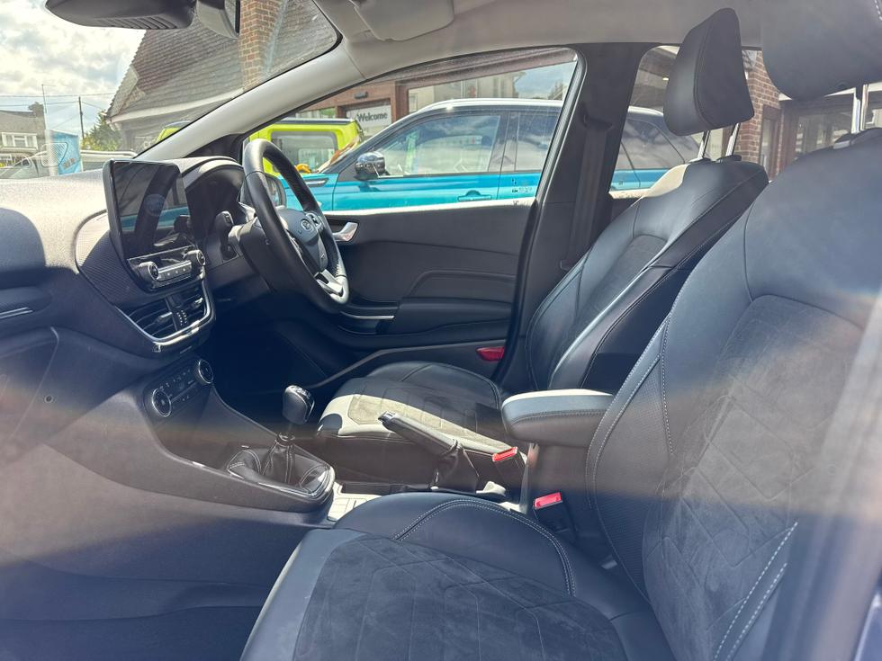Ford Fiesta Photo 09a447c7-67b6-470d-beef-3ab525c90a04.JPEG