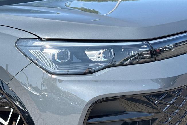 VOLKSWAGEN Tiguan Photo 3