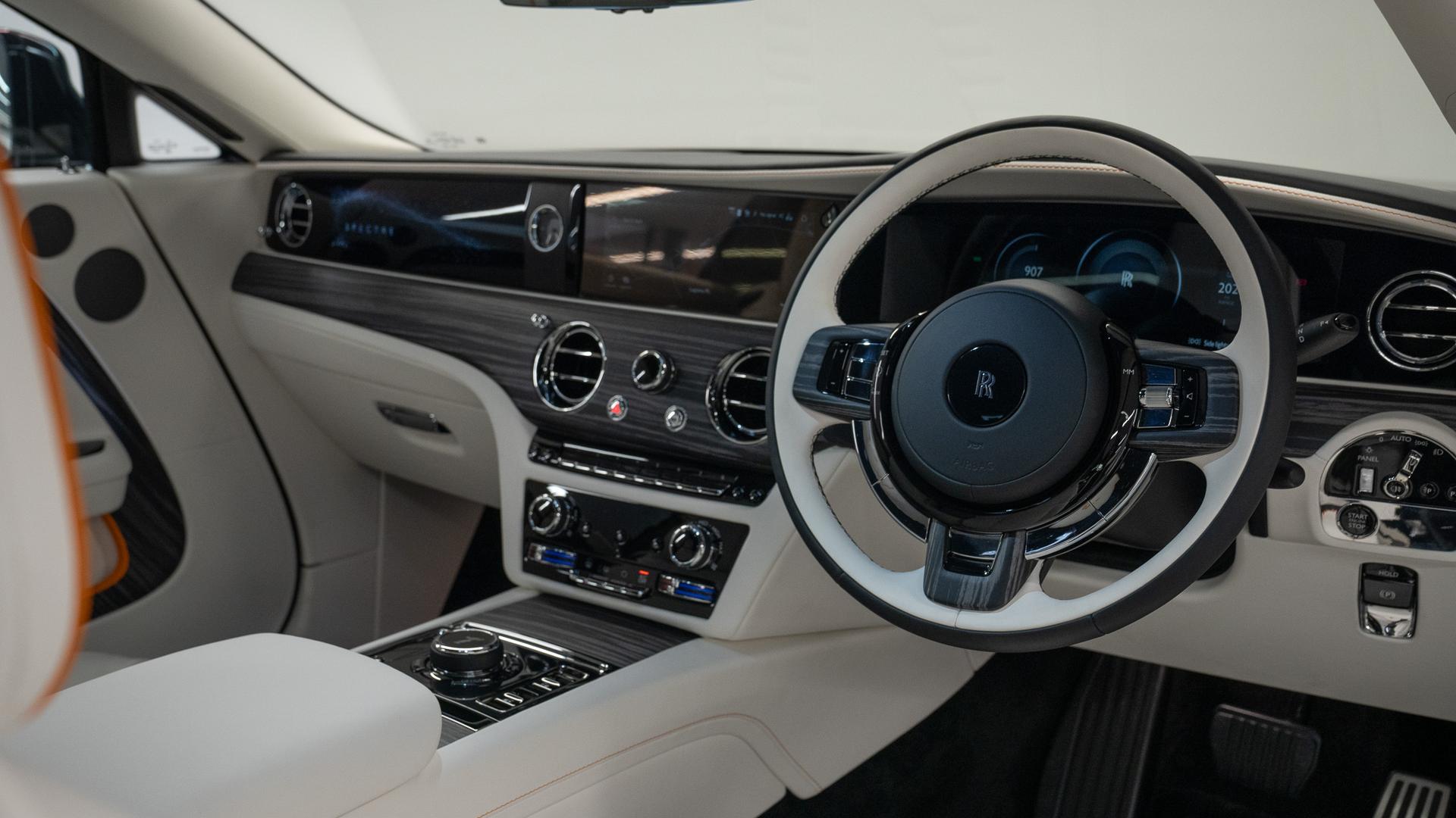 Rolls-Royce Spectre Photo 09afeb6d-3c51-48b7-9140-170b73c7a983.jpg