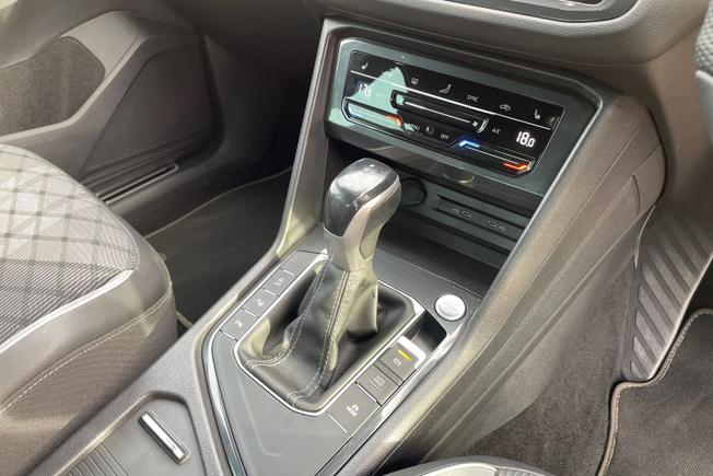 VOLKSWAGEN Tiguan Photo 28