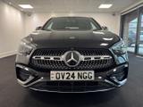 Mercedes-Benz GLA Photo 1
