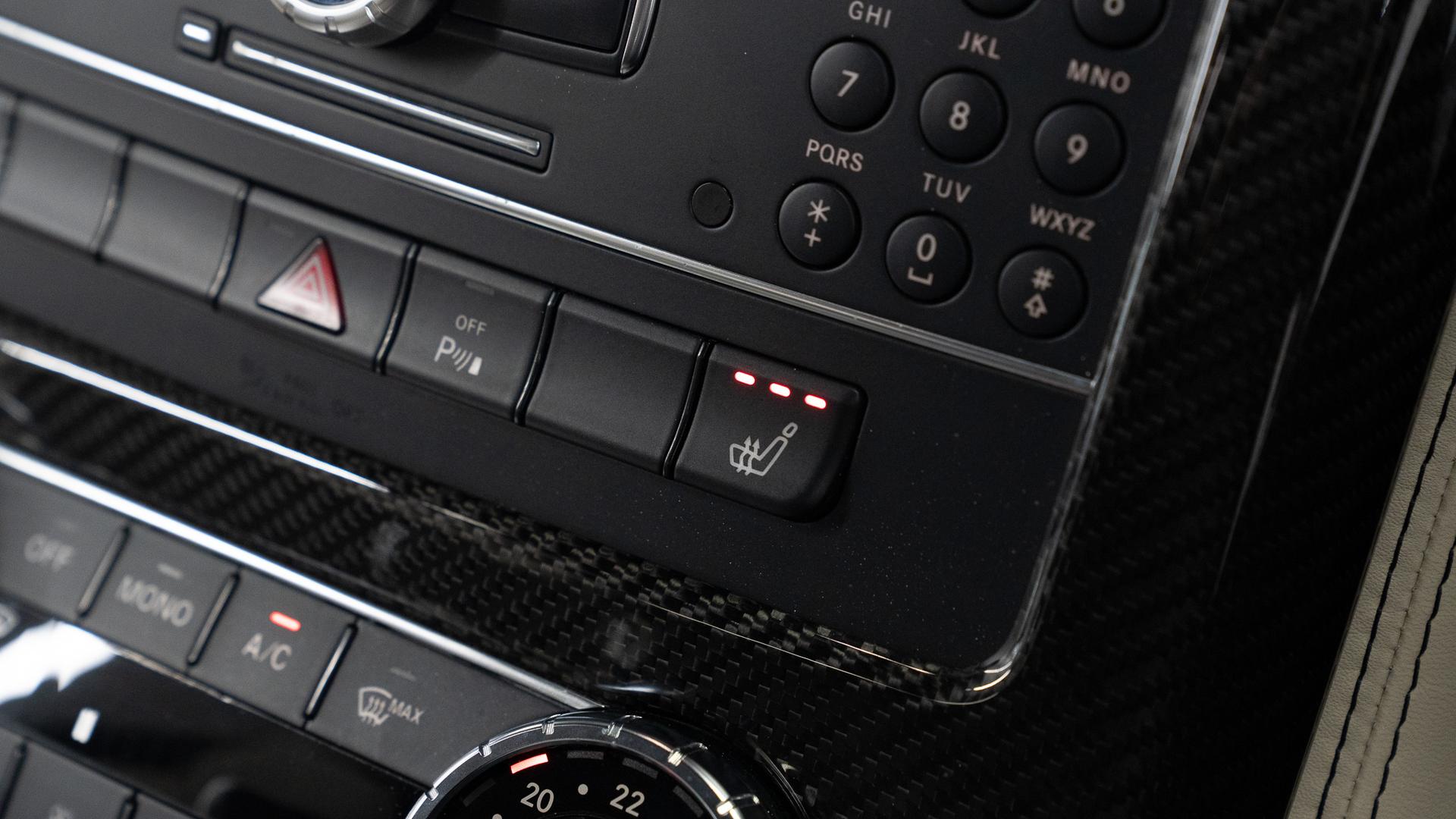 Mercedes-Benz SLS Photo 09d083b7-4a59-4c9e-a1de-f62ec0c5ebc7.jpg