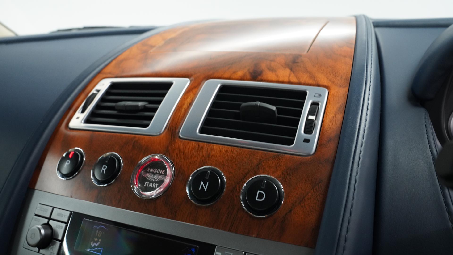 Aston Martin DB9 Photo 09d70230-b967-44ab-9028-10b57d95518f.jpg