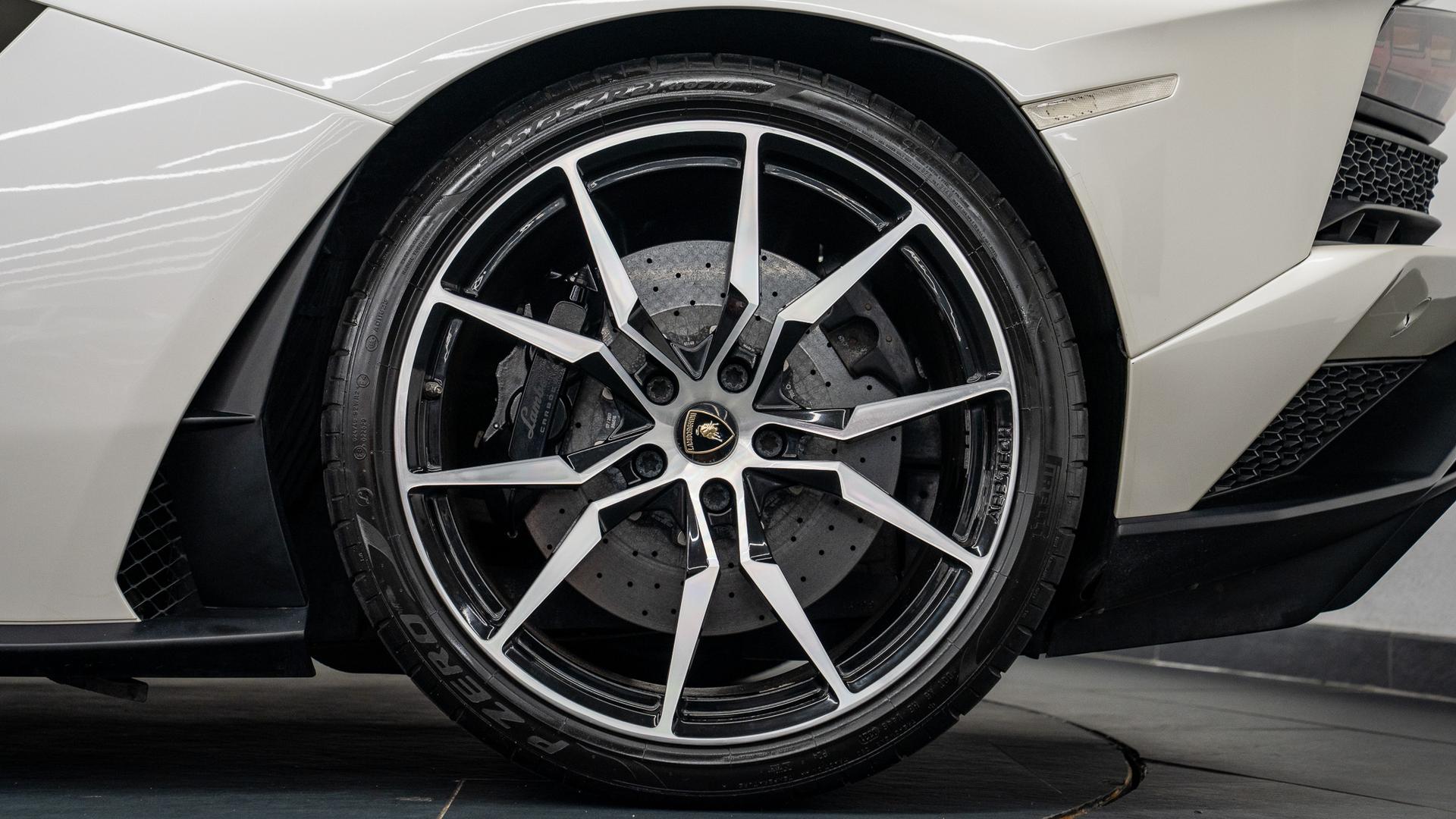 LAMBORGHINI Aventador Photo 09f74231-ccc2-42b7-a656-e723378629c7.jpg
