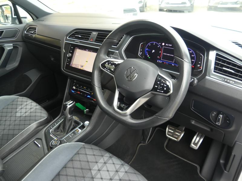 Volkswagen Tiguan Photo 0a096196-d2a9-40f9-901c-c5307be6699c.jpg