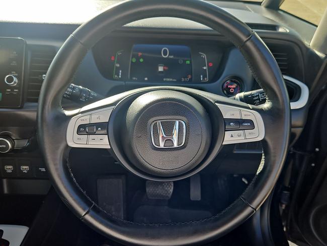 Honda Jazz Photo 0a09da8c-f54f-452d-b580-957c8a9e0bbb.jpg