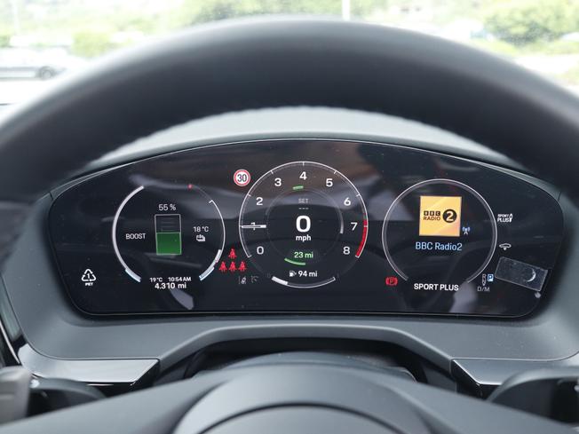 PORSCHE Panamera Photo 31