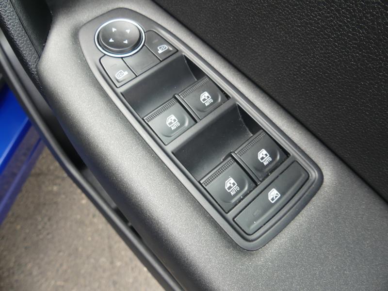 Renault Captur Photo 0a18f775-62de-47e4-b8eb-89f894383e3c.jpg