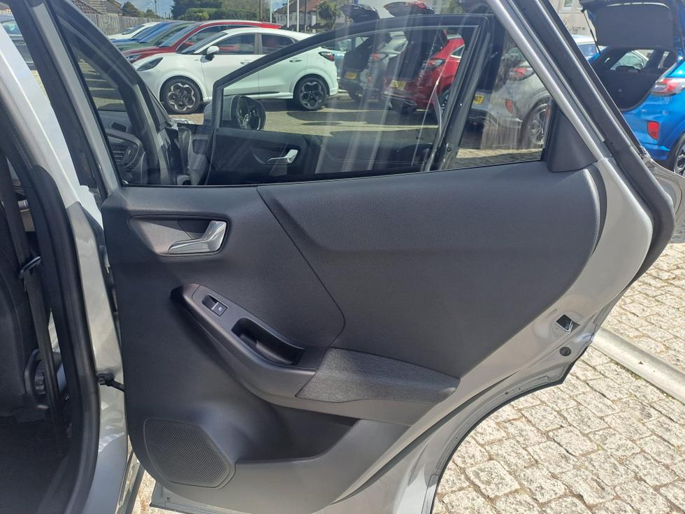 Ford Puma Photo 0a1bcad3-17bc-4ce3-bdc8-29d6f1ab3e9b.jpeg