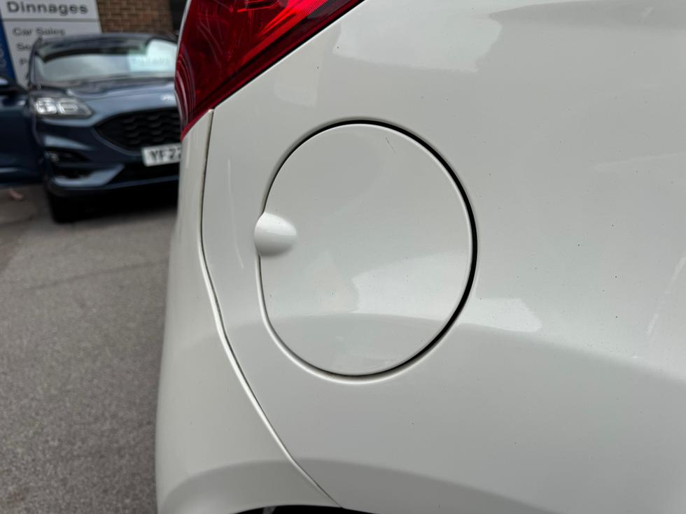 Ford Ka Photo 0a243369-64e6-4ff5-a958-b2e875521b93.JPEG
