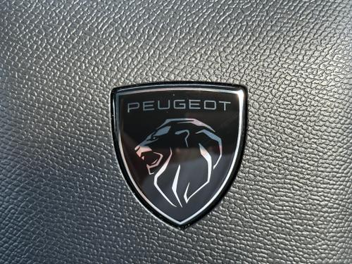 Peugeot 2008 Photo 0a286538-e3e5-40db-b61c-6bb2e99ed028.jpeg