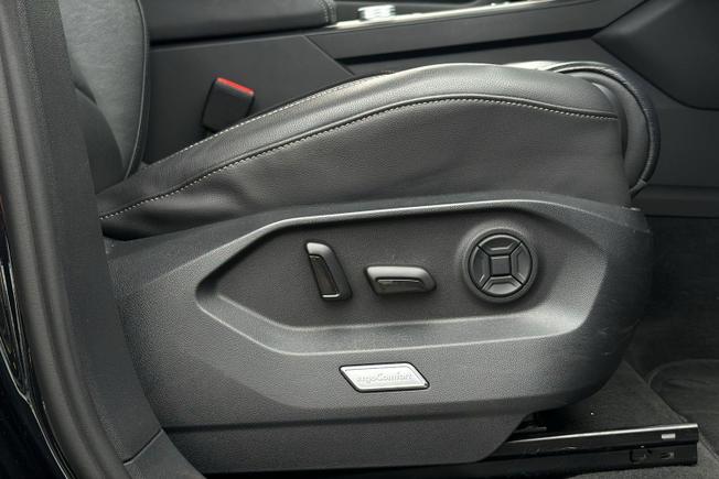 VOLKSWAGEN Touareg Photo 25