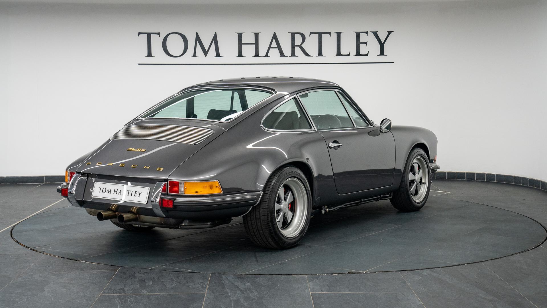 Porsche 911 Photo 0a3afd3a-898c-41bc-a918-ce836e88a8a0.jpg