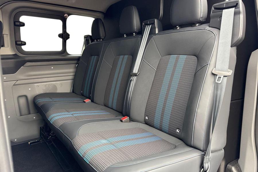 Ford TRANSIT CUSTOM Photo 0a3d86db-901c-4c81-a4b4-f1b4796323be.jpg
