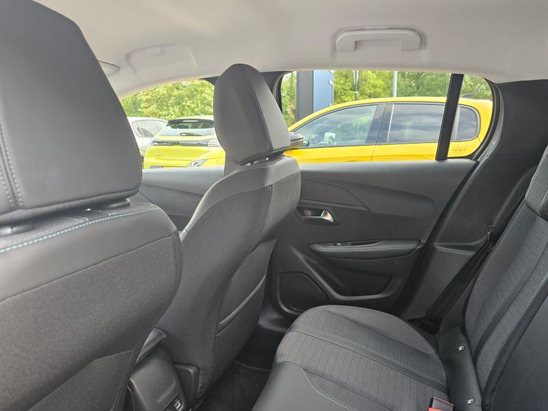 2023 73 PEUGEOT 208