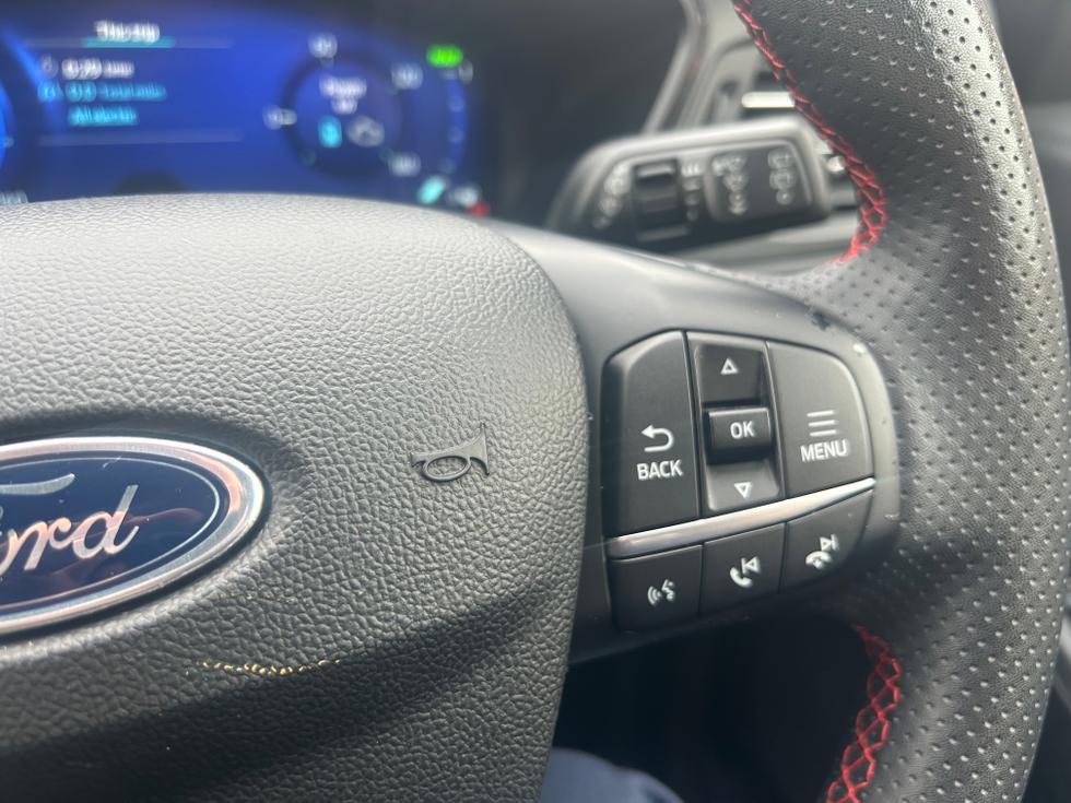 Ford Kuga Photo 0a536a73-5847-458c-854e-fcf5ee726633.jpeg