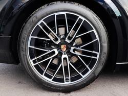 PORSCHE Cayenne Electric Photo 4