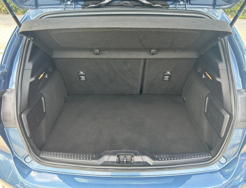 Ford Focus Photo 0a5fb869-5500-4a9a-ba63-51fdb96ea491.jpg