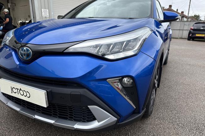 TOYOTA C-Hr Photo 19