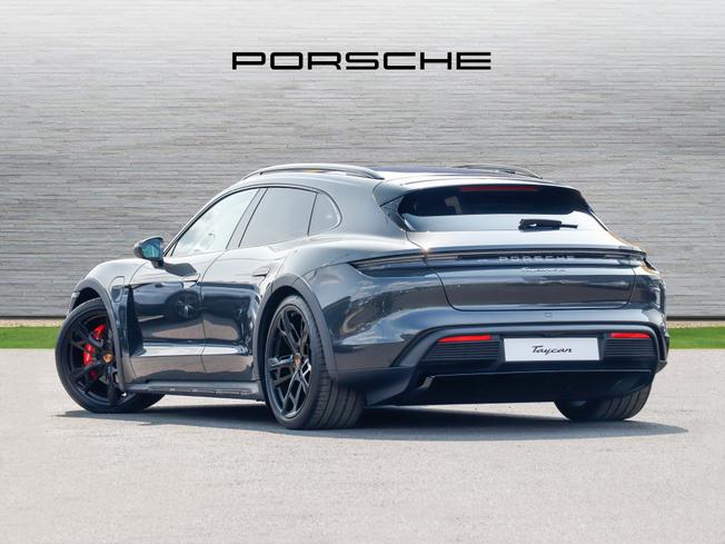 Porsche Taycan Photo 2