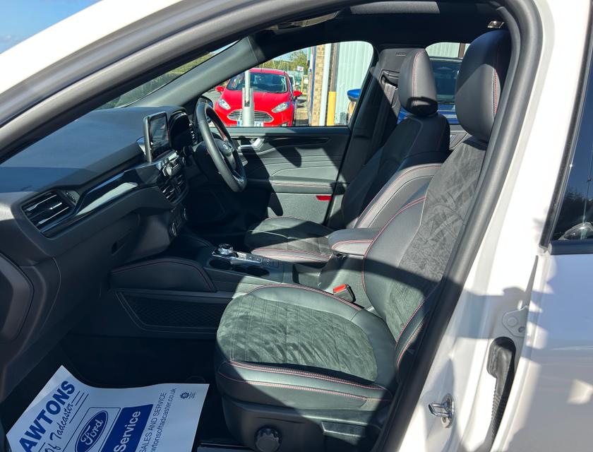 Ford Kuga Photo 0a6b66f7-7b83-4151-b7e1-dc65580daa4f.jpg