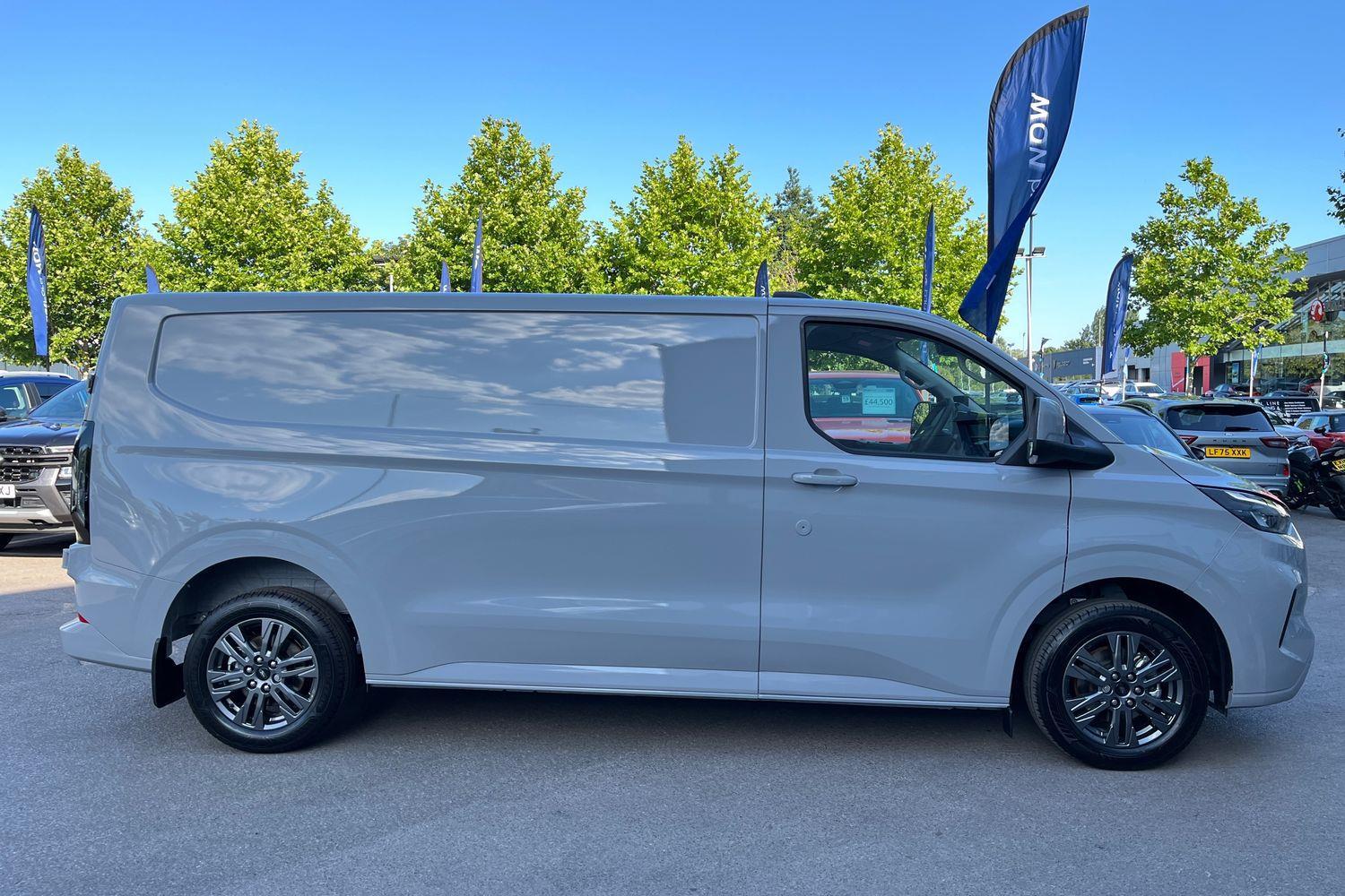 Ford TRANSIT CUSTOM Photo 38