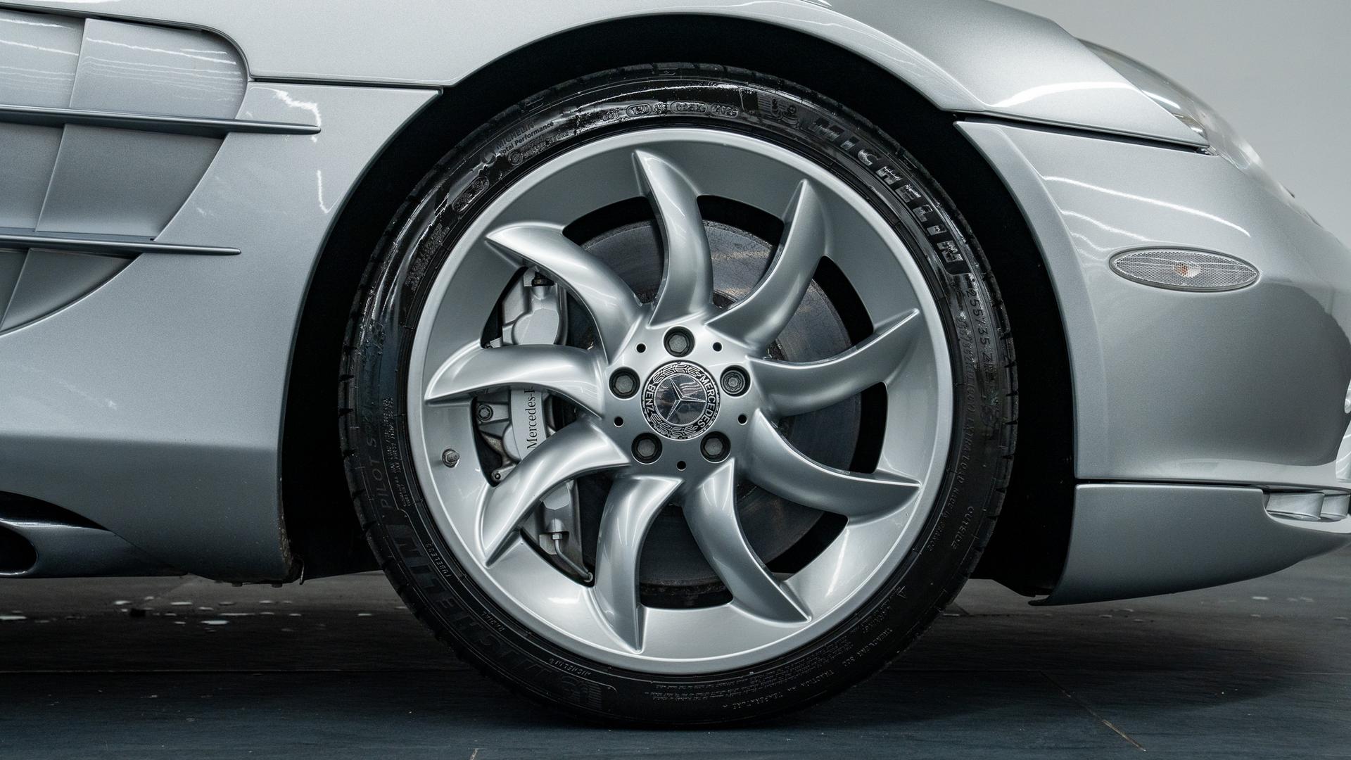 Mercedes-Benz McLaren Photo 0a714127-a74b-4cd8-9ffe-1be3727ff786.jpg