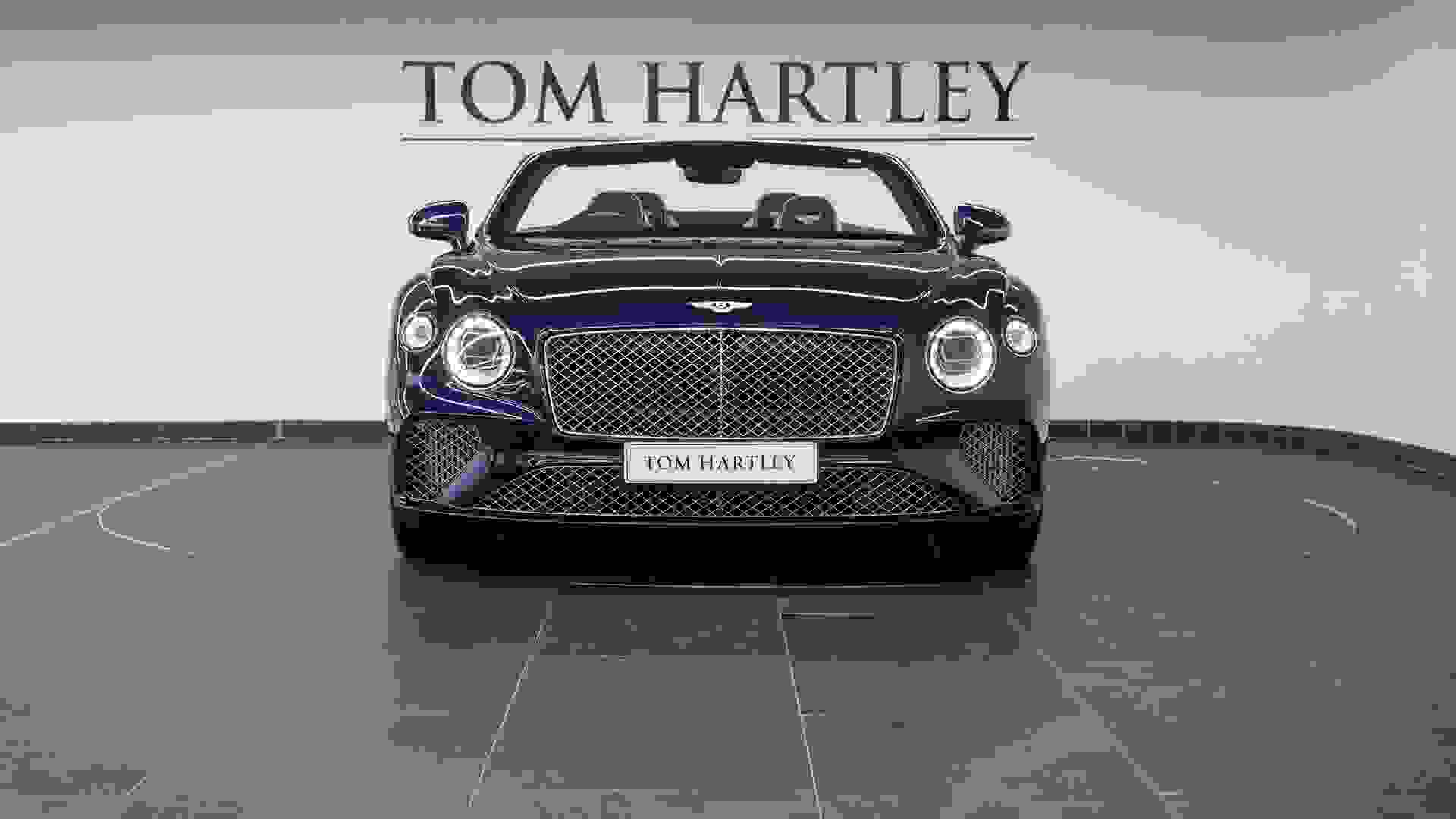Bentley CONTINENTAL GTC Photo 0a75b4d0-351f-4ed9-b46d-3bb7f5a27228.jpg