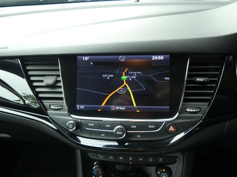 Vauxhall Astra Photo 0a912b0c-9cbc-4494-bd2a-6b469a4871d4.jpg